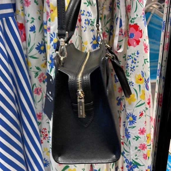 Kate Spade Madison Saffiano Leather Small Satchel
Black
NWT - Picture 5 of 16